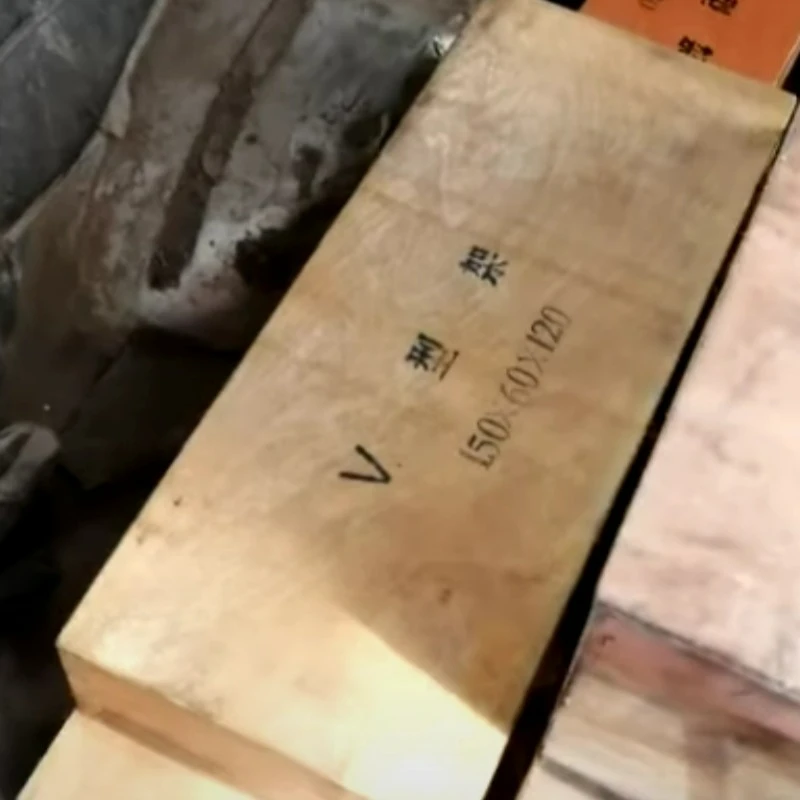Frakt Videor av magnetiska V-formade ramar och magnetiska fyrkantiga lådor